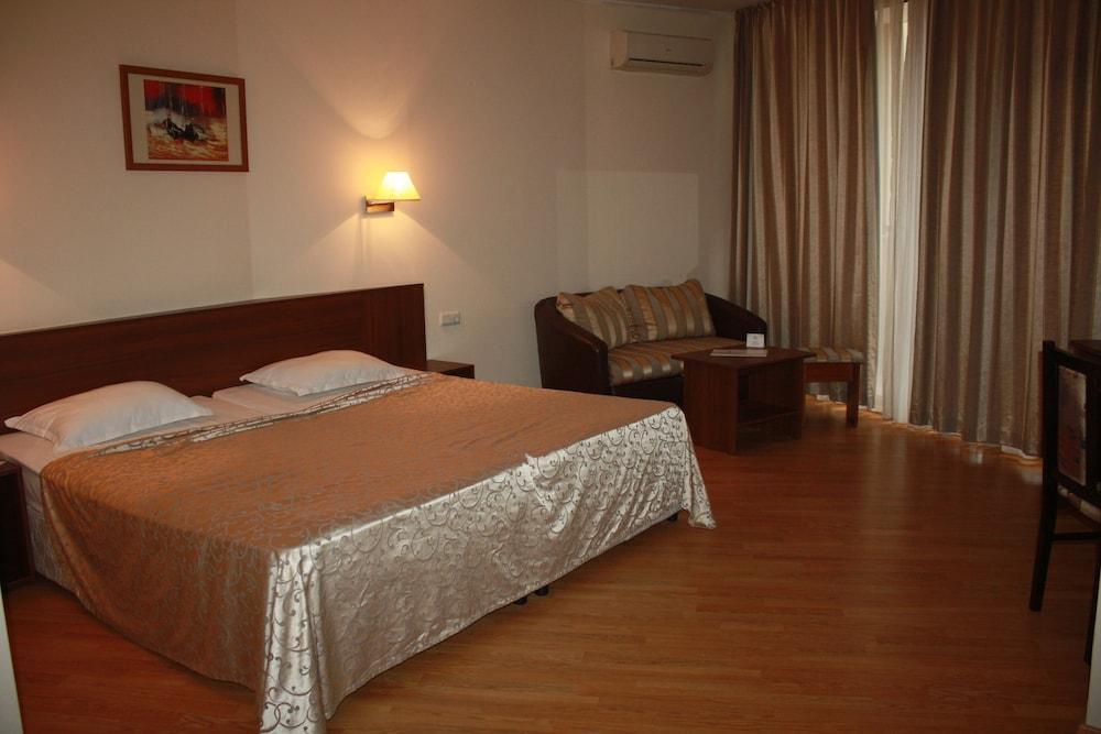 Hotel Central Golden Sands Exteriör bild