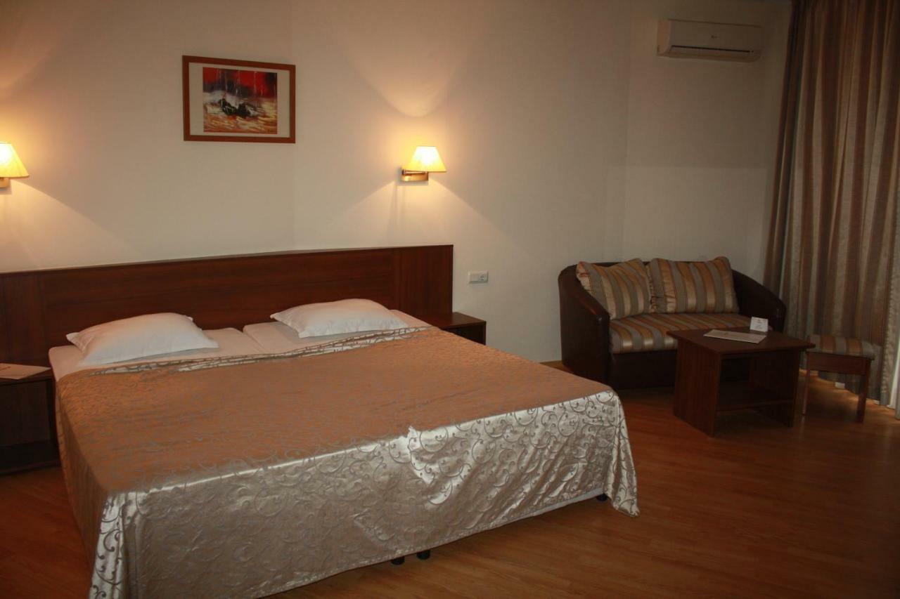 Hotel Central Golden Sands Exteriör bild